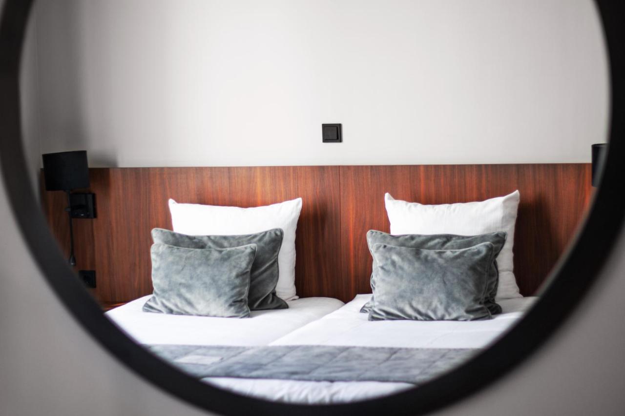 Boutique Hotel First City デン・ハーグ エクステリア 写真